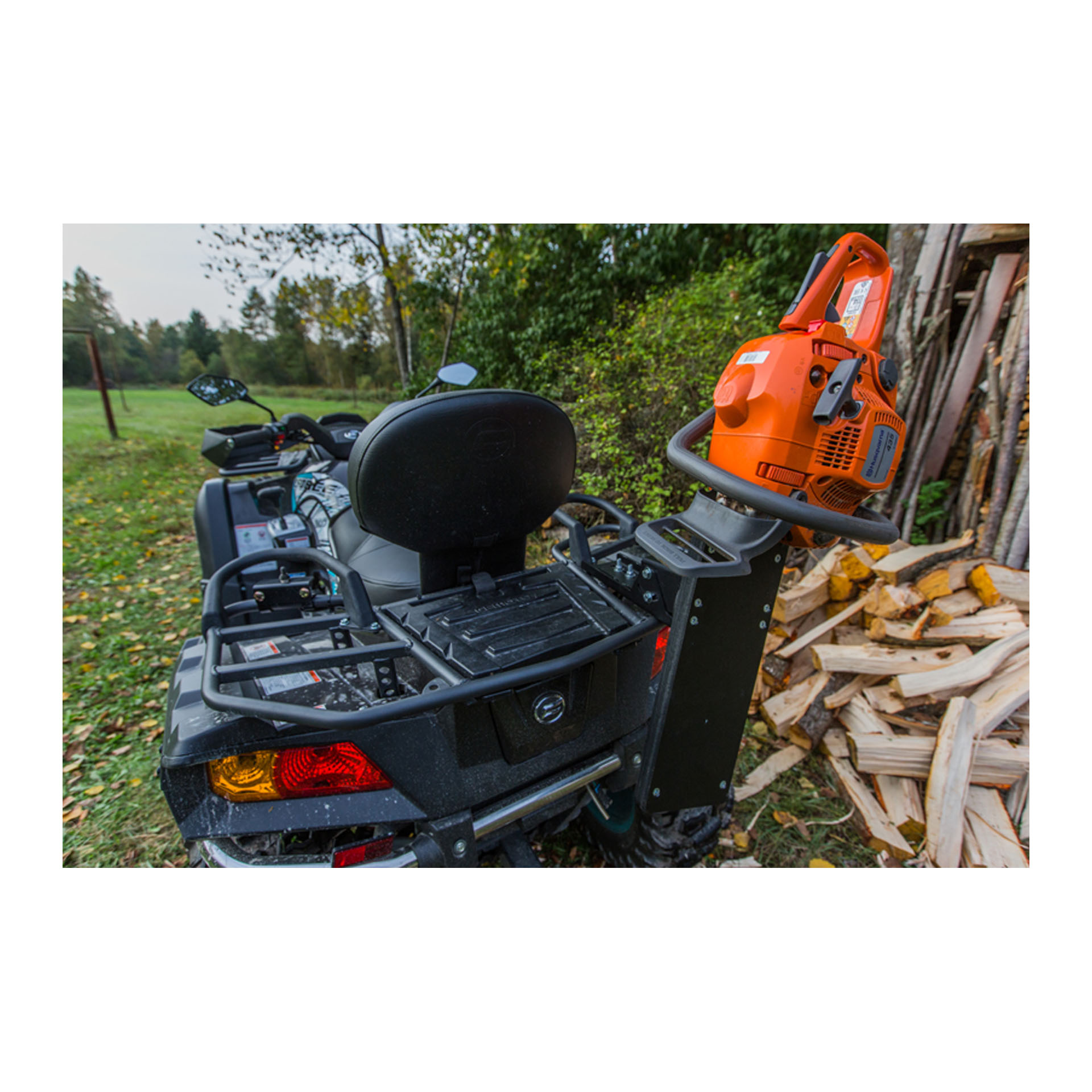 CHAINSAW HOLDER CHAINSAW HOLDER